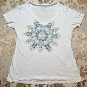 🔵 Columbia Women’s White Tee – Blue Mandala Graphic T-Shirt 🔵
